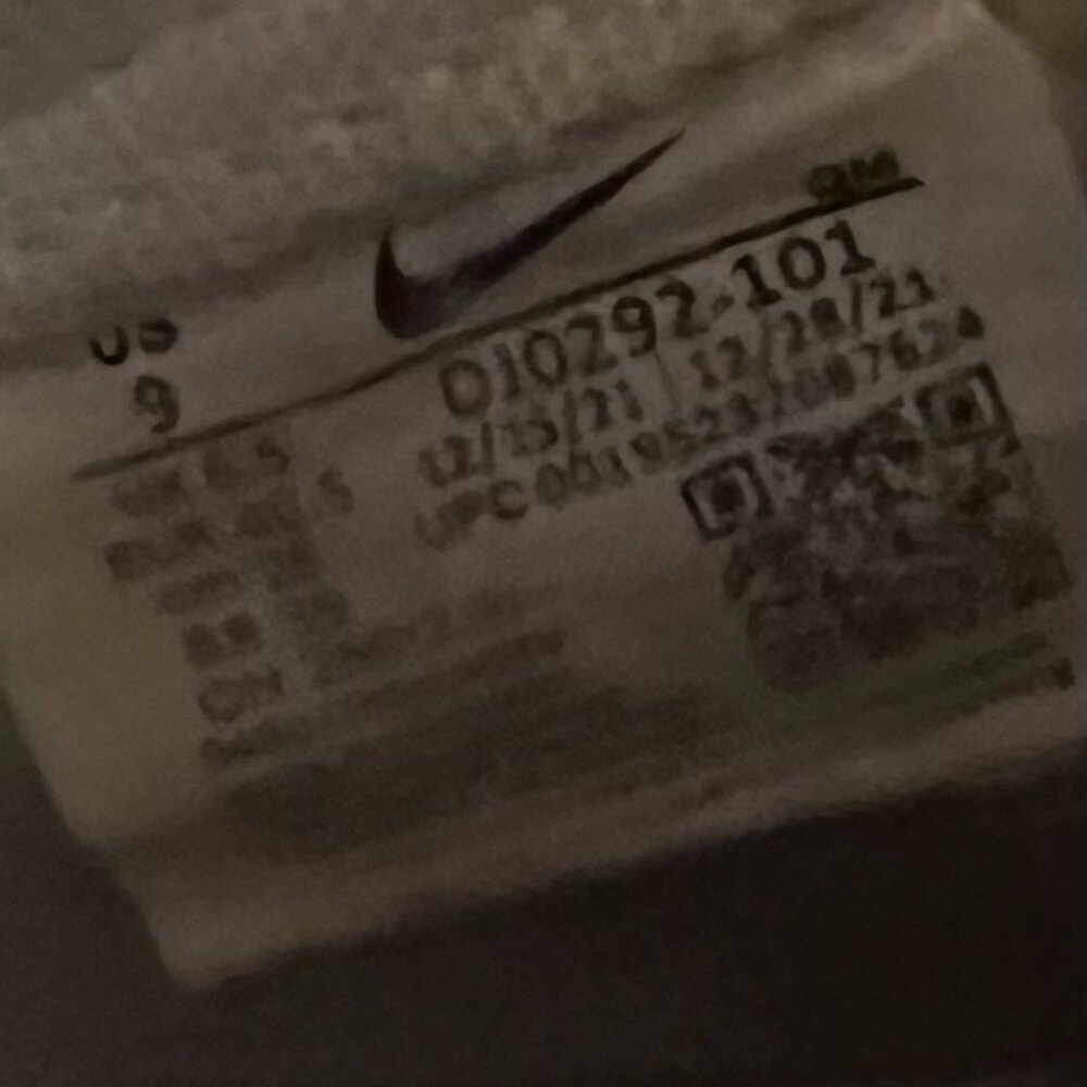 Nike Women's size 9 - Picture 2 of 5